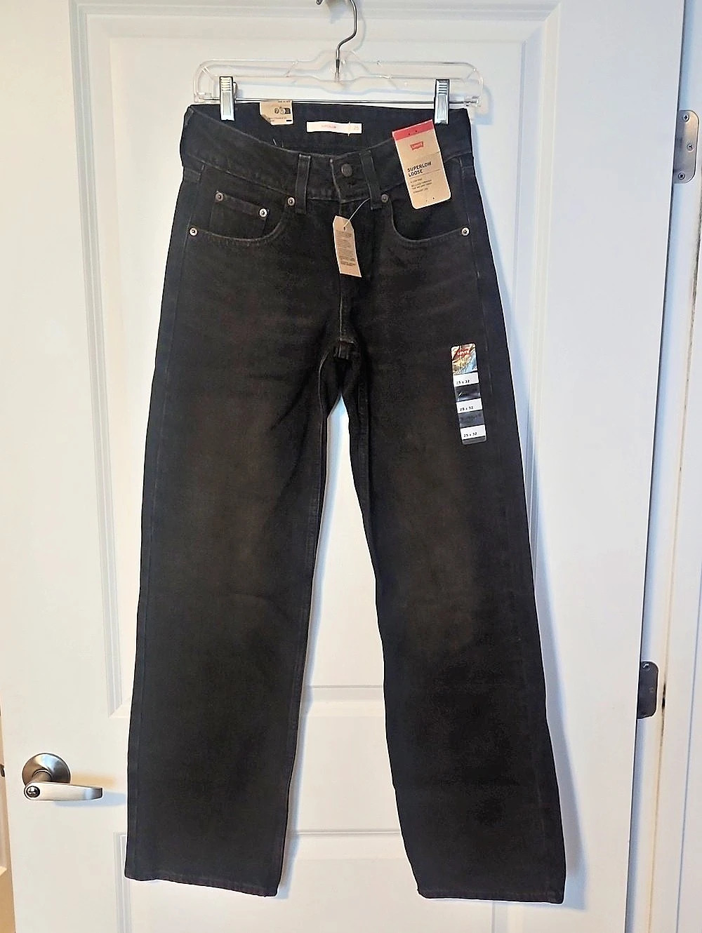 Levi's Straight-Leg Jeans in Black NWT